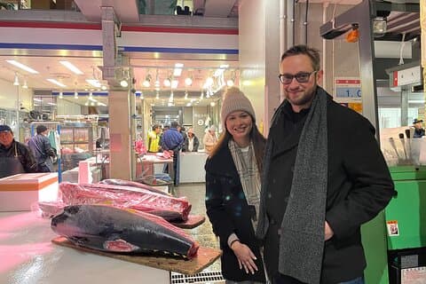 Dominar a arte do sushi: Tour de mercado de Toyosu e corte de atum