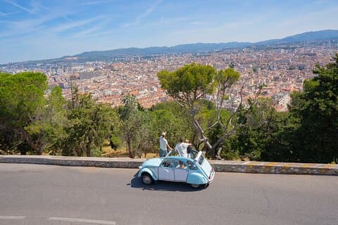 Half-day Marseille private tour by vintage Citroën
