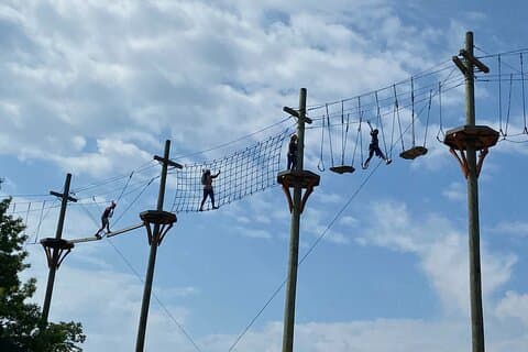 Basecamp Adventures : Aerial Ropes Course - Moundsville, WV （ベースキャンプアドベンチャー ） - モーンズビル（ウィスコンシン州）