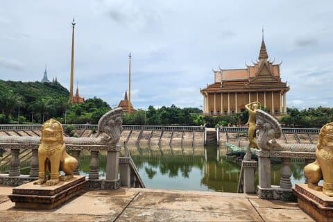 Full-Day Tour to Udong Mountain and Silk Island