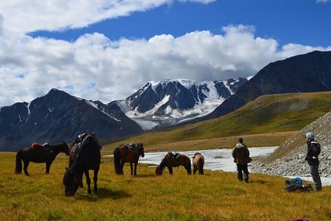 Hästvandringstur i centrala Mongoliet – Nomadiskt äventyr