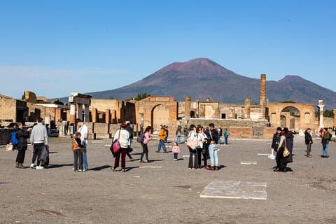 Naples: Pompeii Small Group Guided Tour