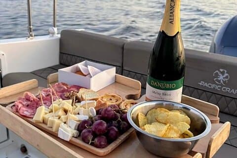 Private Cruise in Porto with Local Hosts, Wine & Tapas