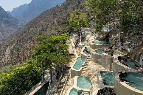 Visite privée de Tolantongo + Pâtés + Journée aux sources thermales