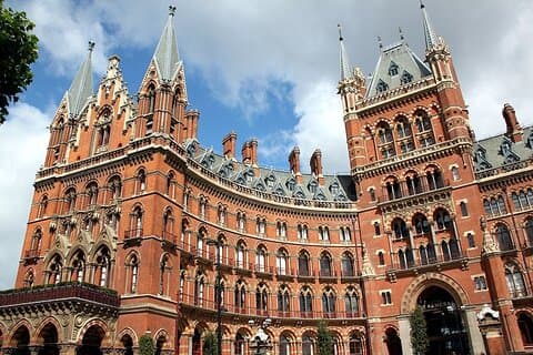 St Pancras Traslados privados desde y hacia el centro de Londres