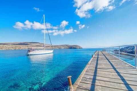 Seglar till Dia Island från Heraklion! Hel dagskryssning!