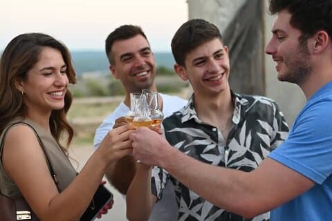 Comida, Vino, Vistas: Hinterland Escape con puente y paradas de cañón