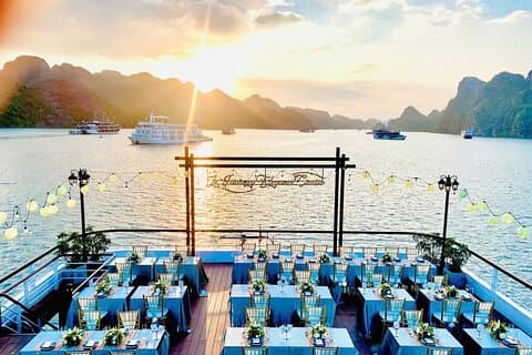 Hotell i nærheten av Le Journey Elegance - Halong Bay - All Inclusive