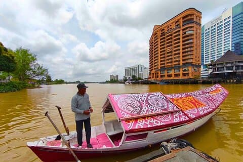 Kuching Heritage City Walking Tour com passeio de barco e almoço