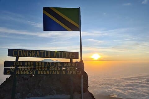 Escursione di 4 giorni sul Monte Meru al Kilimangiaro