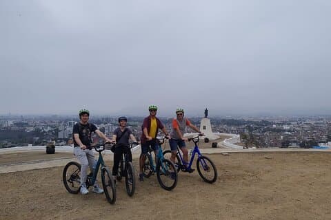 Fiets door Miraflores, Barranco en Morro Solar