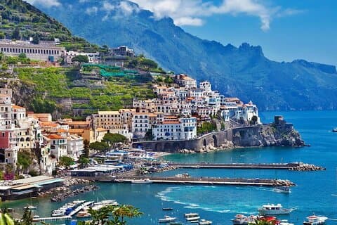 Privat transport fra Amalfi til Napoli