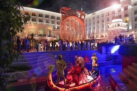 Land of Legends Night Show com transferência de rodada de Kemer