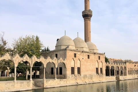 Excursión de un día desde Estambul Şanlıurfa, Göbeklitepe y Balıklıgöl