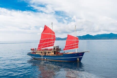 Angthong Marine Park Cruise on a Teakwood Yacht from Koh Samui