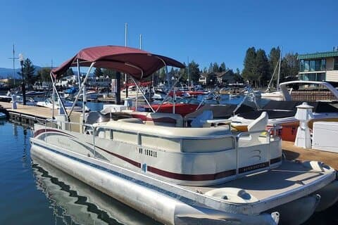 Excursion de 4 heures en ponton dans le lac Tahoe (12 invités)