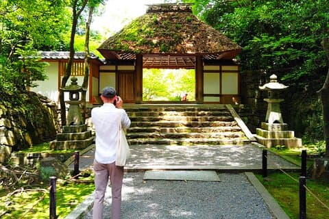 Kyoto : Filosofens väg och kulturvandring i dolda tempel