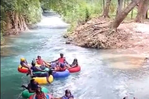 Groene Grot en Rivier Tubing Avontuur