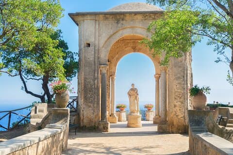 A Costa Amalfi ao seu ritmo: O passeio autoguiado essencial
