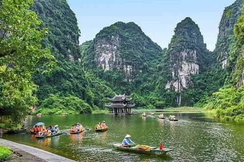 Ninh Binh Tour: Trang An, Hoa Lu Ancient Capital, Bai Dinh Pagoda