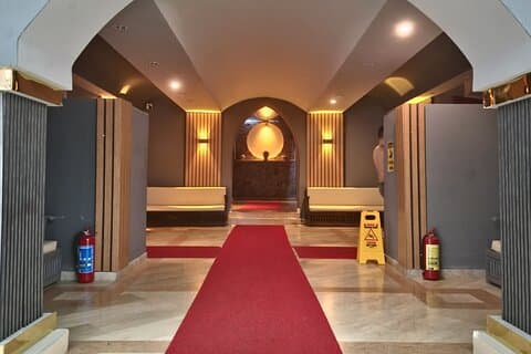 Traditionellt turkiskt bad hamam från Bodrums hamn eller hotell