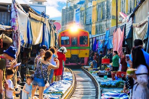 Damnoen Saduak Schwimmender Markt &Maeklong Eisenbahn mit Zugfahrt