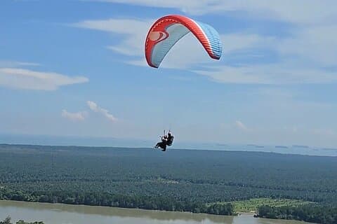 Paragliding at Bukit Jugra