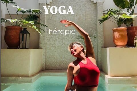 Atmen, Dehnen, Strahlen, Yoga in einem außergewöhnlichen Riad