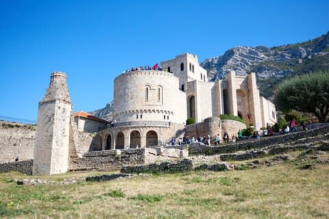 Von Durrës Golem: Schloss Kruja und Altstadtrundgang