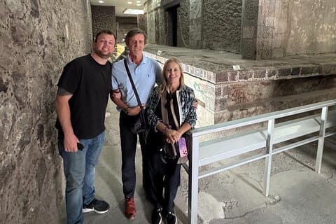 Spis i et lokalt hus og få adgang til forbudte områder i Teotihuacan