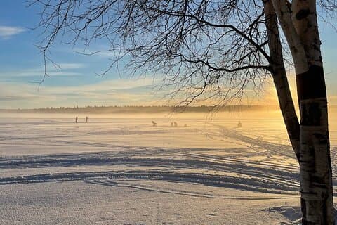 Expérience de pêche sur glace en petit groupe au lac Frozen