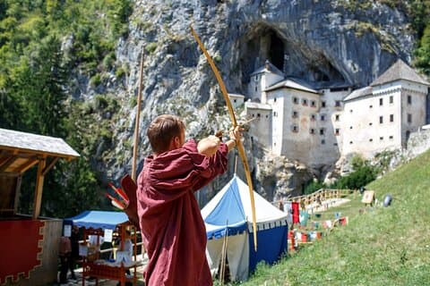 Cueva y castillo de Postojna con Liubliana parte de Maribor