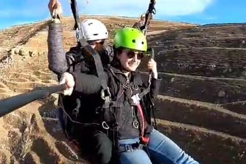 Paragliding med utsikt over Atlas