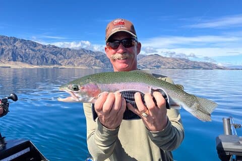 Lake Wakatipu in Queenstown: 6 uur Vissen Avontuur per Boot