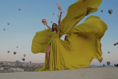 Cappadocië Fotoshoot met een vliegende jurk
