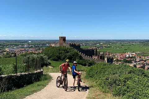 E-Bike and Wine Tasting from Soave