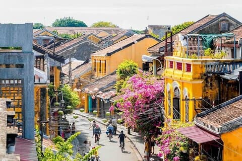Exploring Hoi An Ancient Town & Enjoy The Best Food