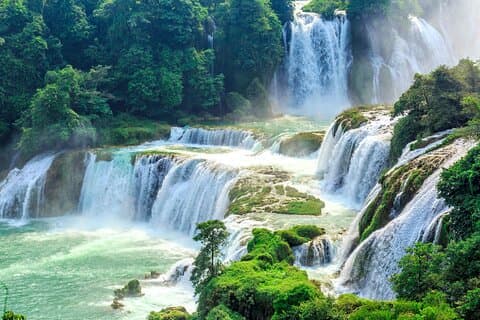 Trois arrêts : Krka Waterfalls, Klis & Trogir — Privately.