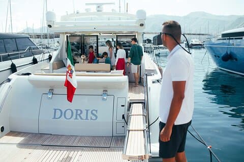 Tour privado en yate VIP : Isla de Nápoles Isquia & Procida desde Roma