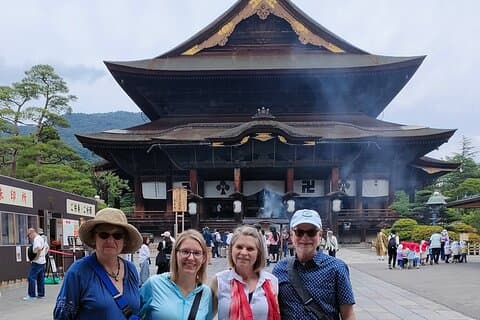 Nagano Zenkoji Temple and Sake Tasting Private Tour from Tokyo