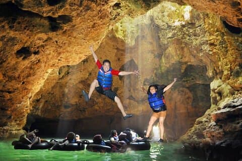 Aventura guiada por la cueva de Jomblang y Pindul desde Yogyakarta