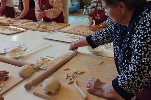 Pasta Making Class mit Mittagessen in einer historischen Masseria