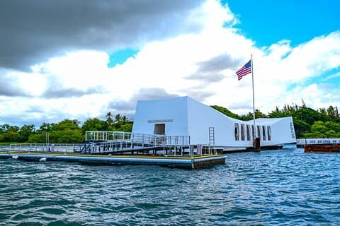 Pearl Harbor All Access & Downtown Honolulu Tour Privado