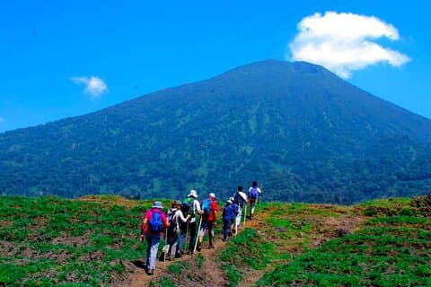 2 dias Mount Karisimbi Hiking Adventure