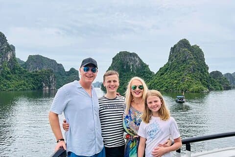 From Hanoi: Ha Long Bay Day Trip on Luxury Cruise & Buffet Lunch