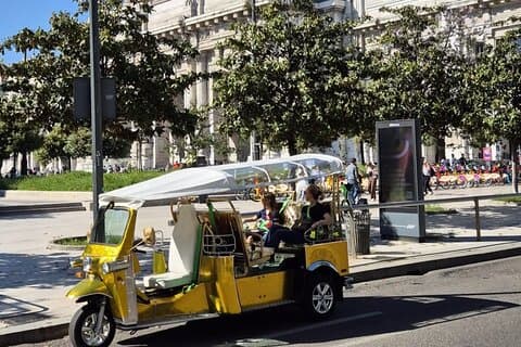 Milano Tuk Tuk Tour Recogida en el hotel con entrada a Domo