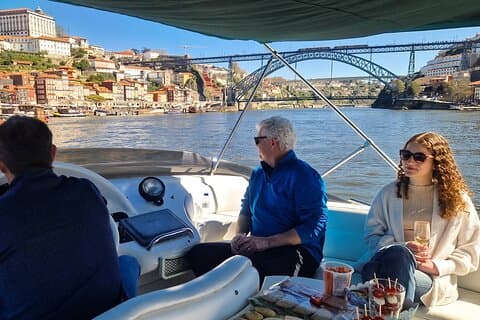 Lyxig privat Dourokryssning i Porto +provningar, erbjudande vinflaska