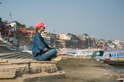 Heldagstur till Varanasi med tempel, hattar och ritualer