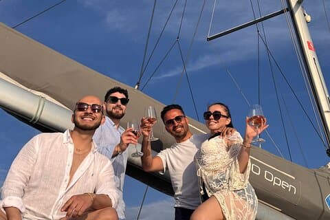 Mykonos - Esperienza condivisa in catamarano