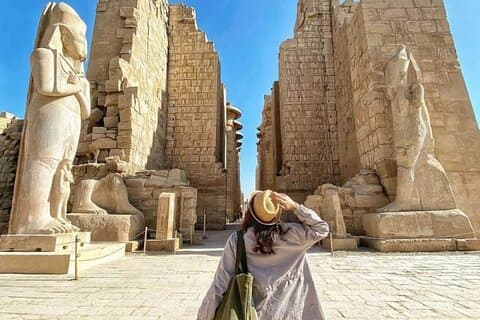 Ganztägige private Tour zum West- und Ostufer von Luxor mit Mittagessen
